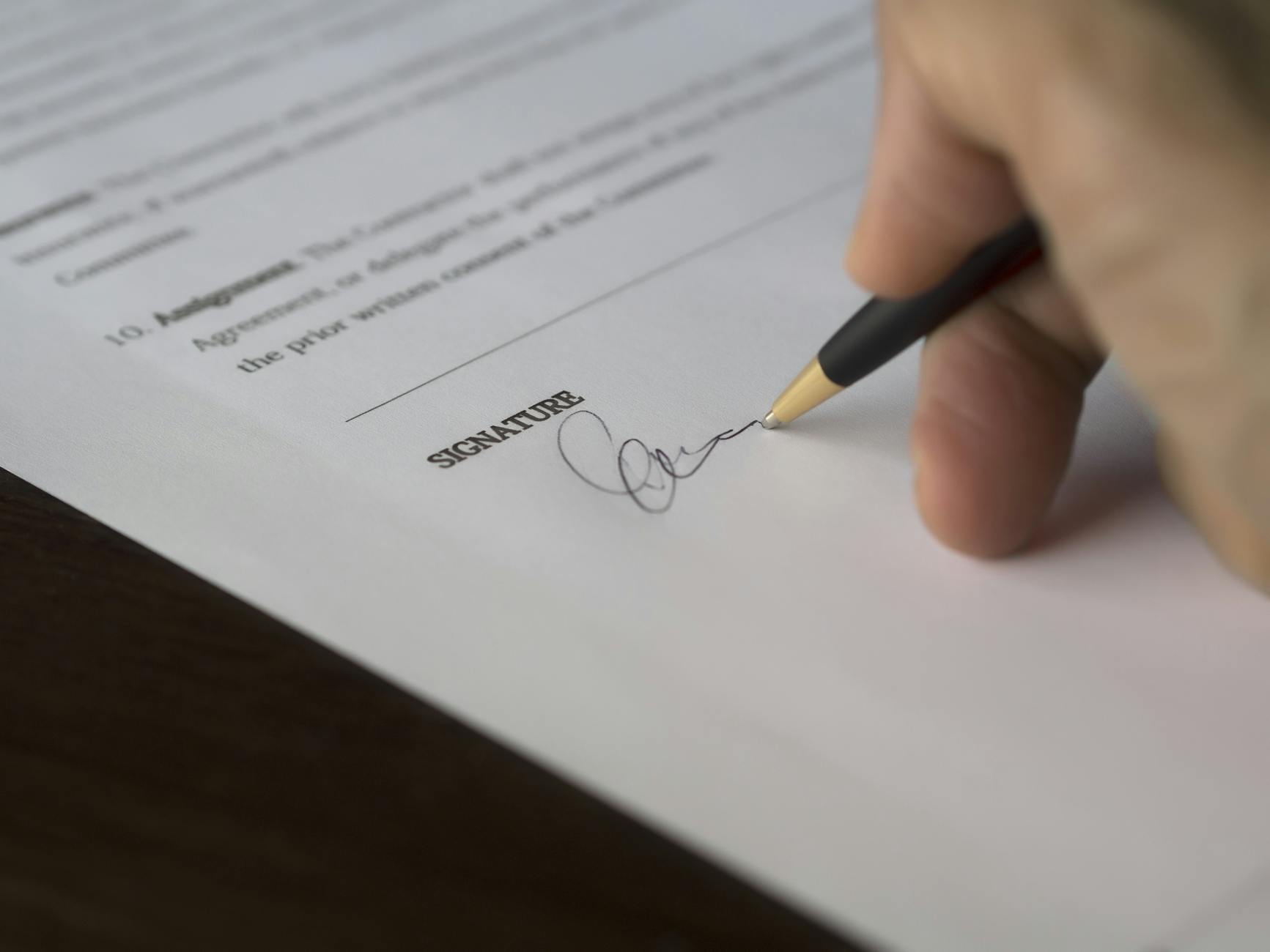 contract illustration for Responsabilidad del fiduciario por administración defectuosa en fideicomisos inmobiliarios